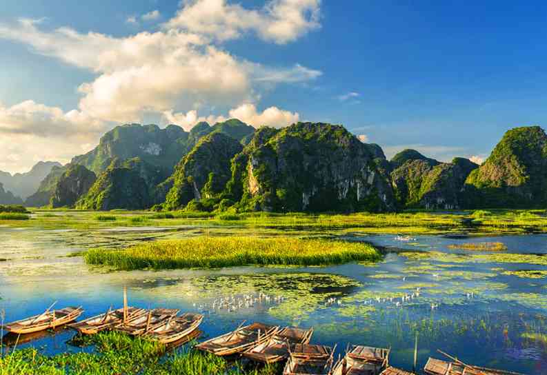 Đầm V&acirc;n Long