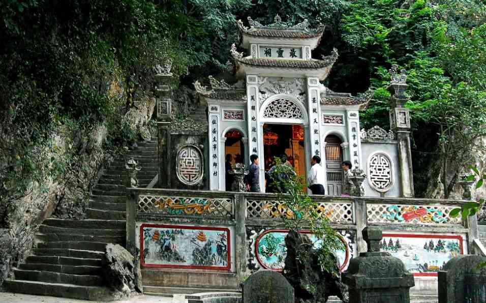 Đầm V&acirc;n Long