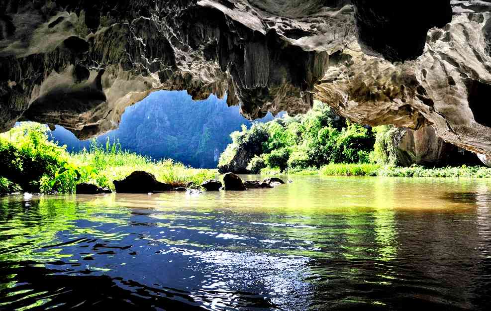 Đầm V&acirc;n Long