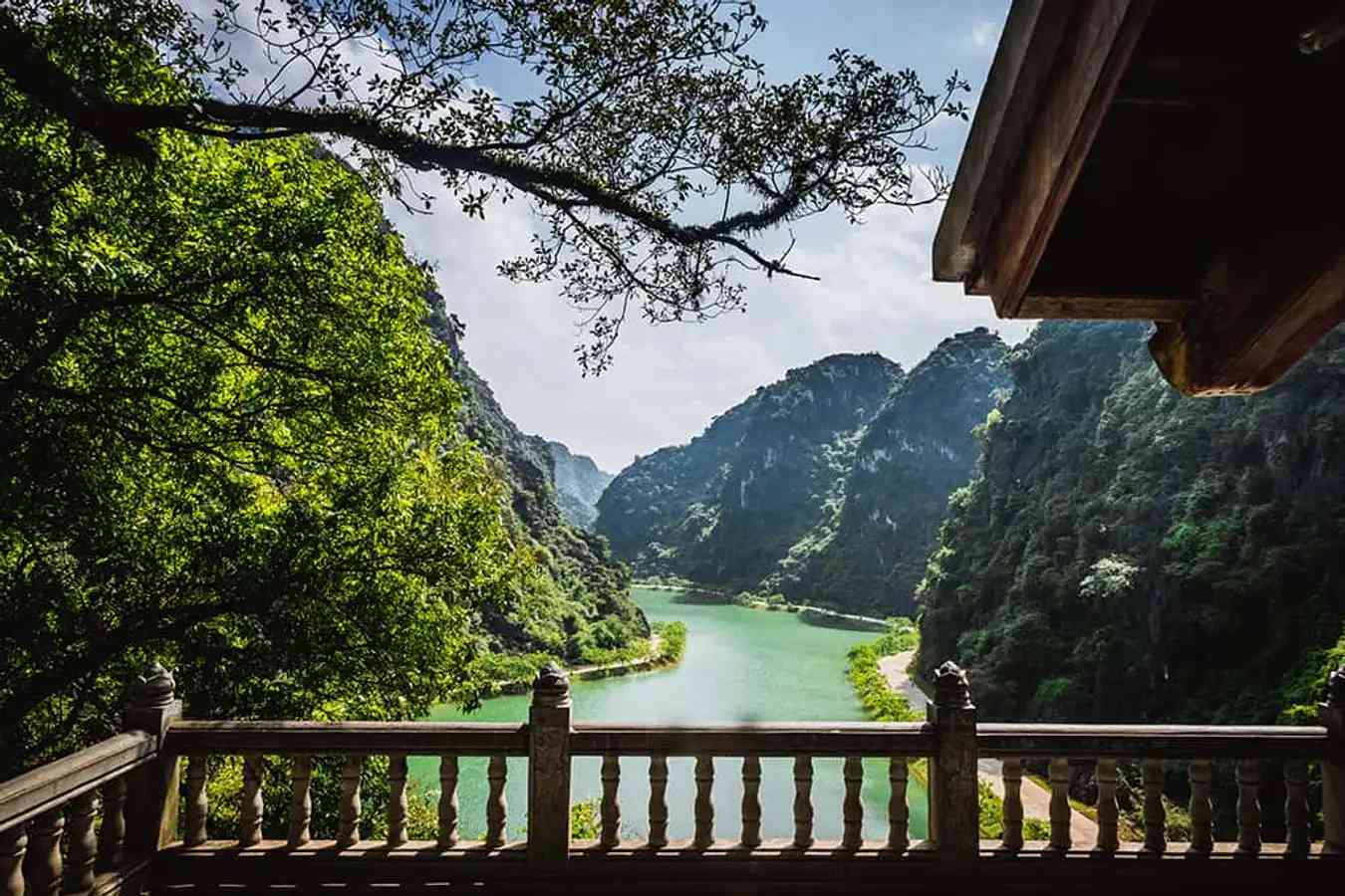 Đi Du lịch Ninh B&igrave;nh 2 ng&agrave;y 1 đ&ecirc;m