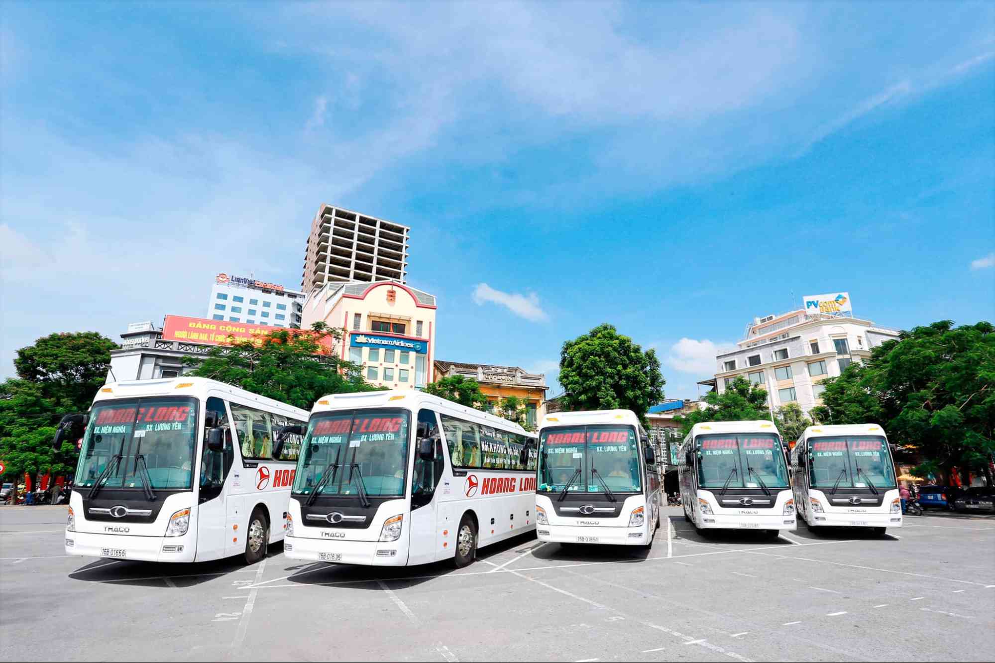 Nh&agrave; xe Ho&agrave;ng Long