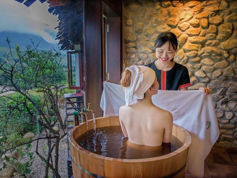 địa chỉ tắm lá người dao ở sapa
