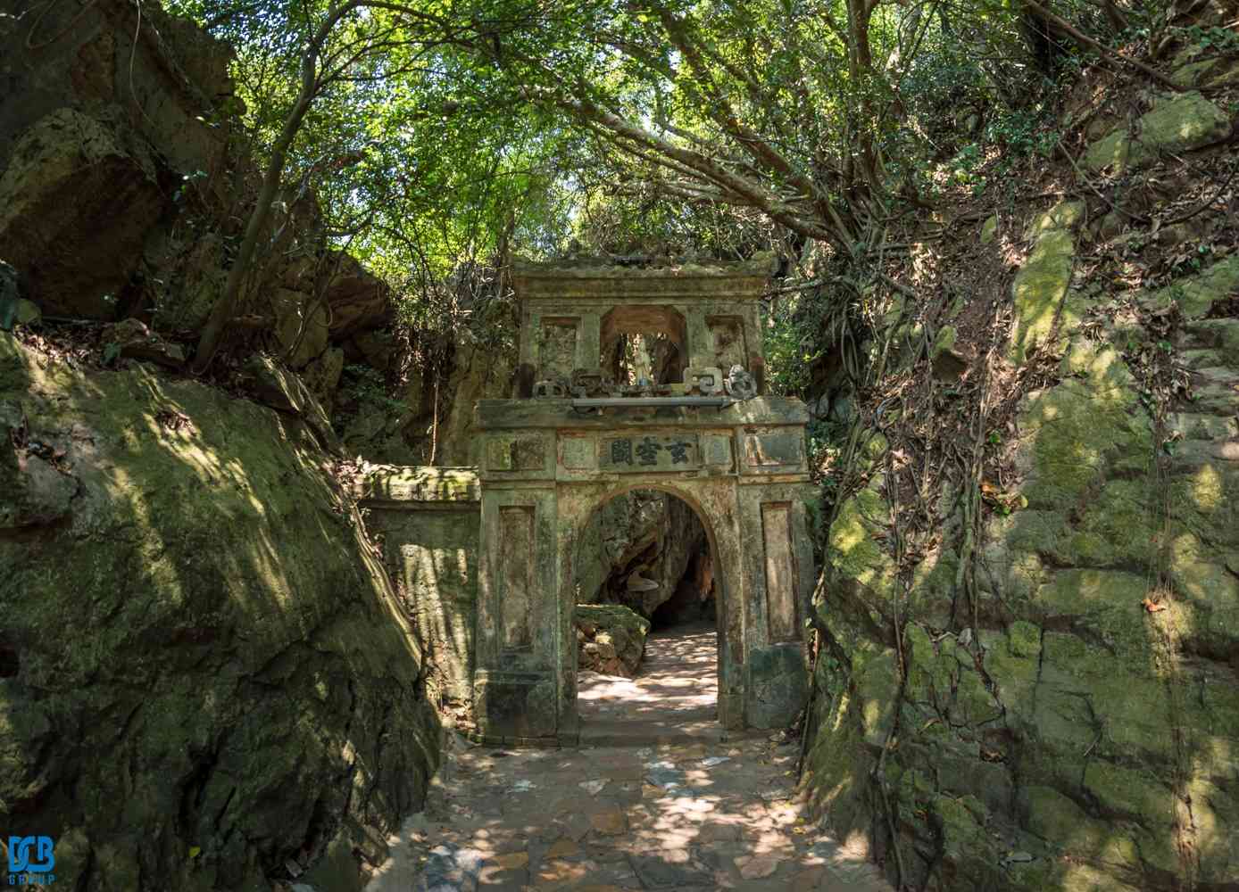 n&uacute;i ngũ h&agrave;nh sơn
