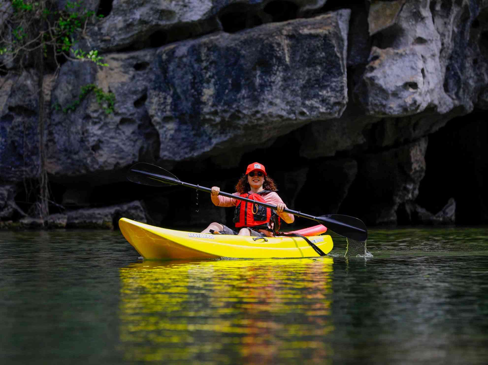 cheo thuyen kayak trang an