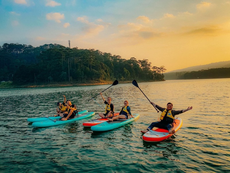 ch&egrave;o sup sơn tr&agrave;