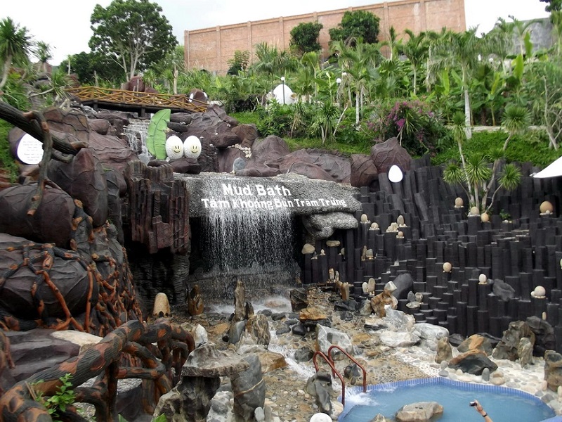 Khu du lịch Trăm Trứng