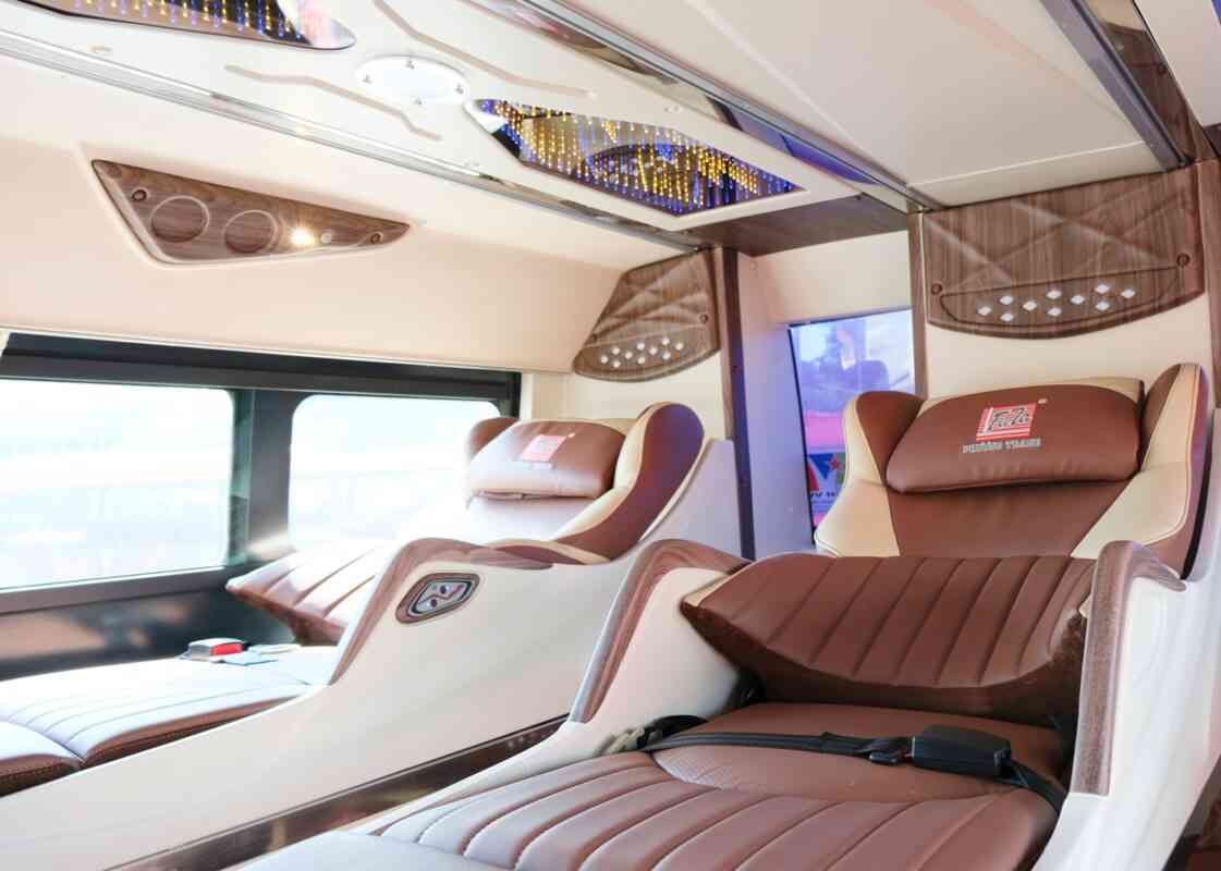 Xe limousine tuyến S&agrave;i G&ograve;n Nha Trang