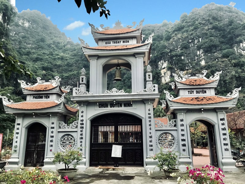 các chùa nổi tiếng ở ninh bình