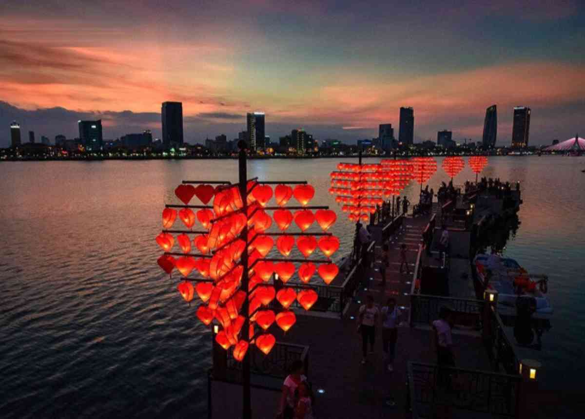 ngắm ho&agrave;ng h&ocirc;n Đ&agrave; Nẵng