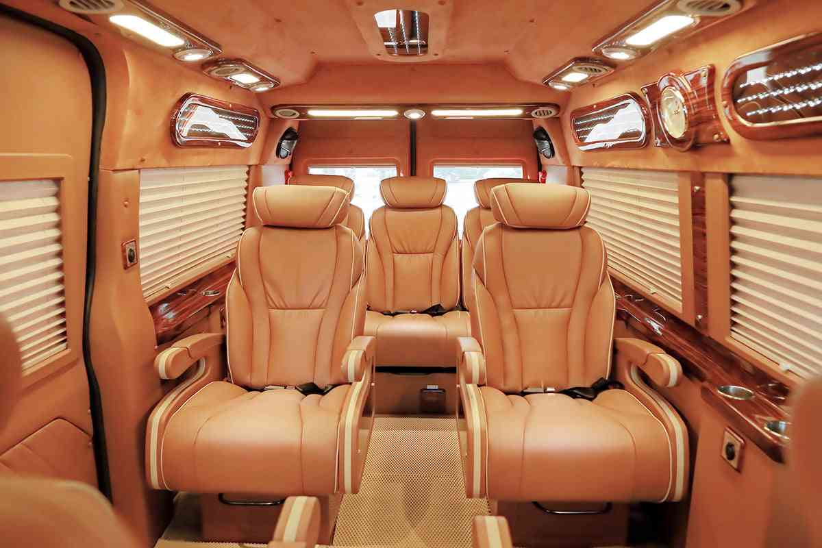Xe limousine S&agrave;i G&ograve;n Nha Trang
