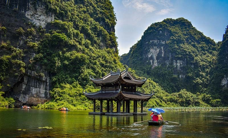 h&agrave;nh cung vũ l&acirc;m