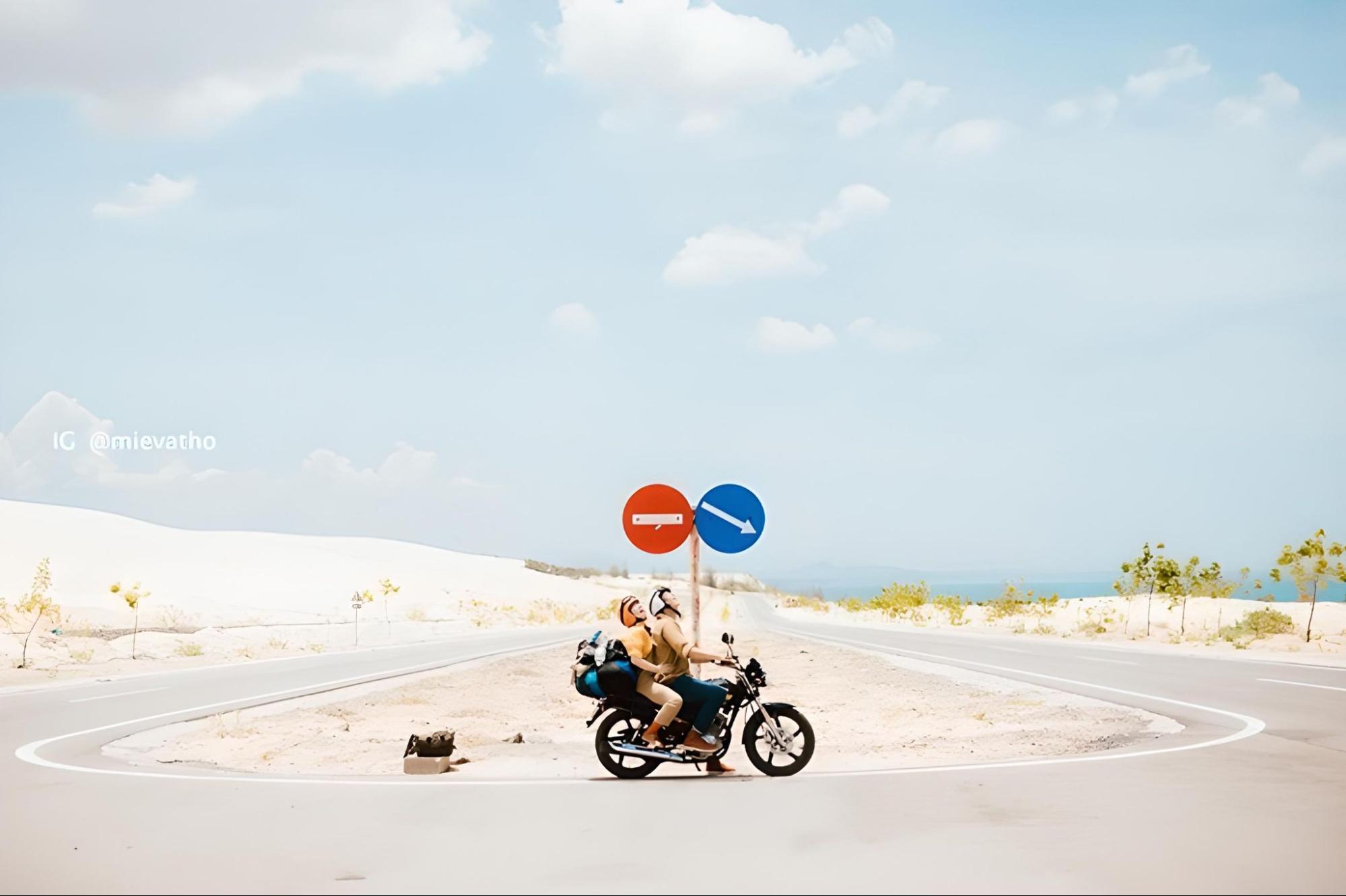 C&aacute;nh đồng quạt gi&oacute; Mũi N&eacute;