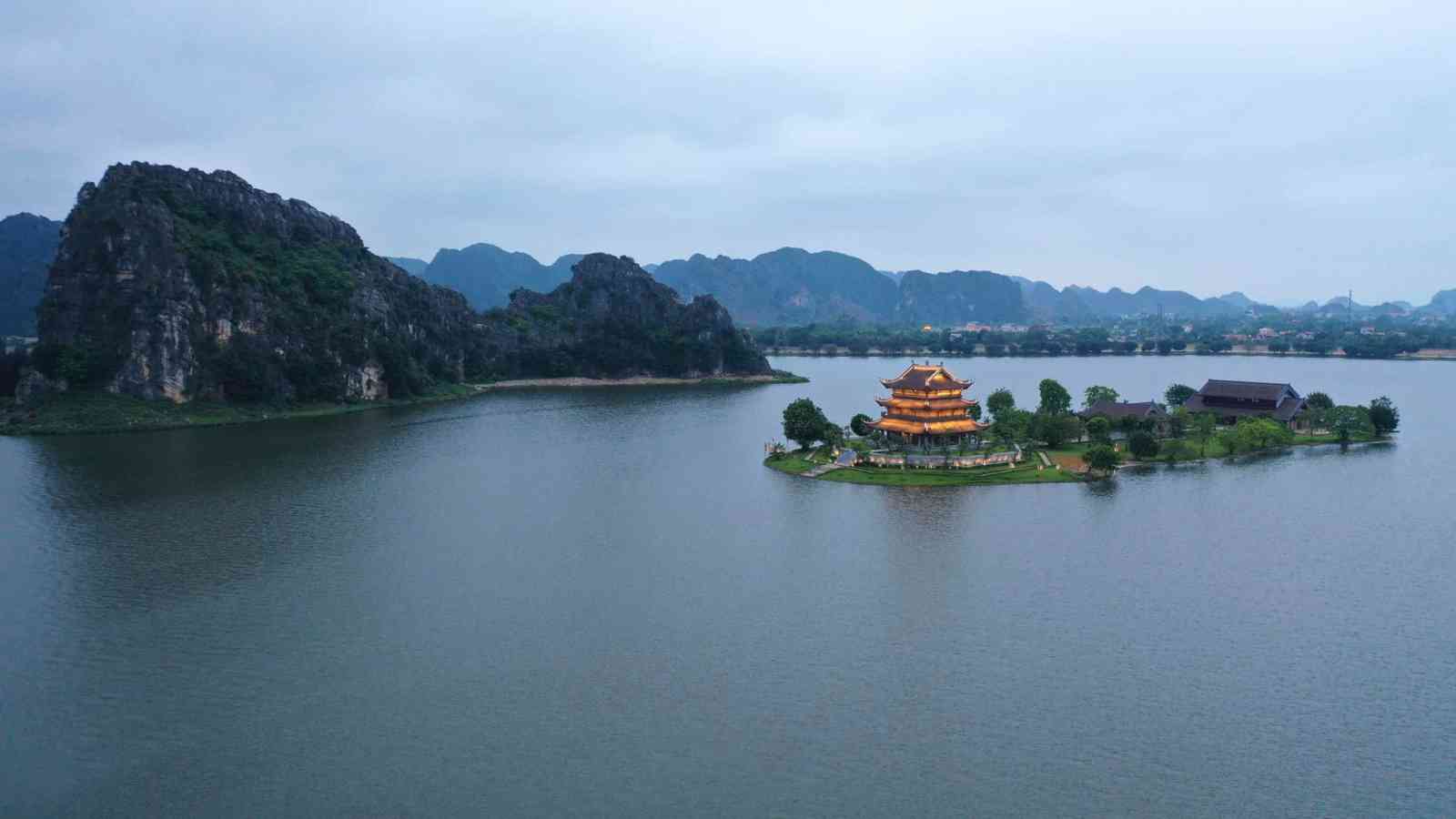 chùa Vàng Ninh Bình