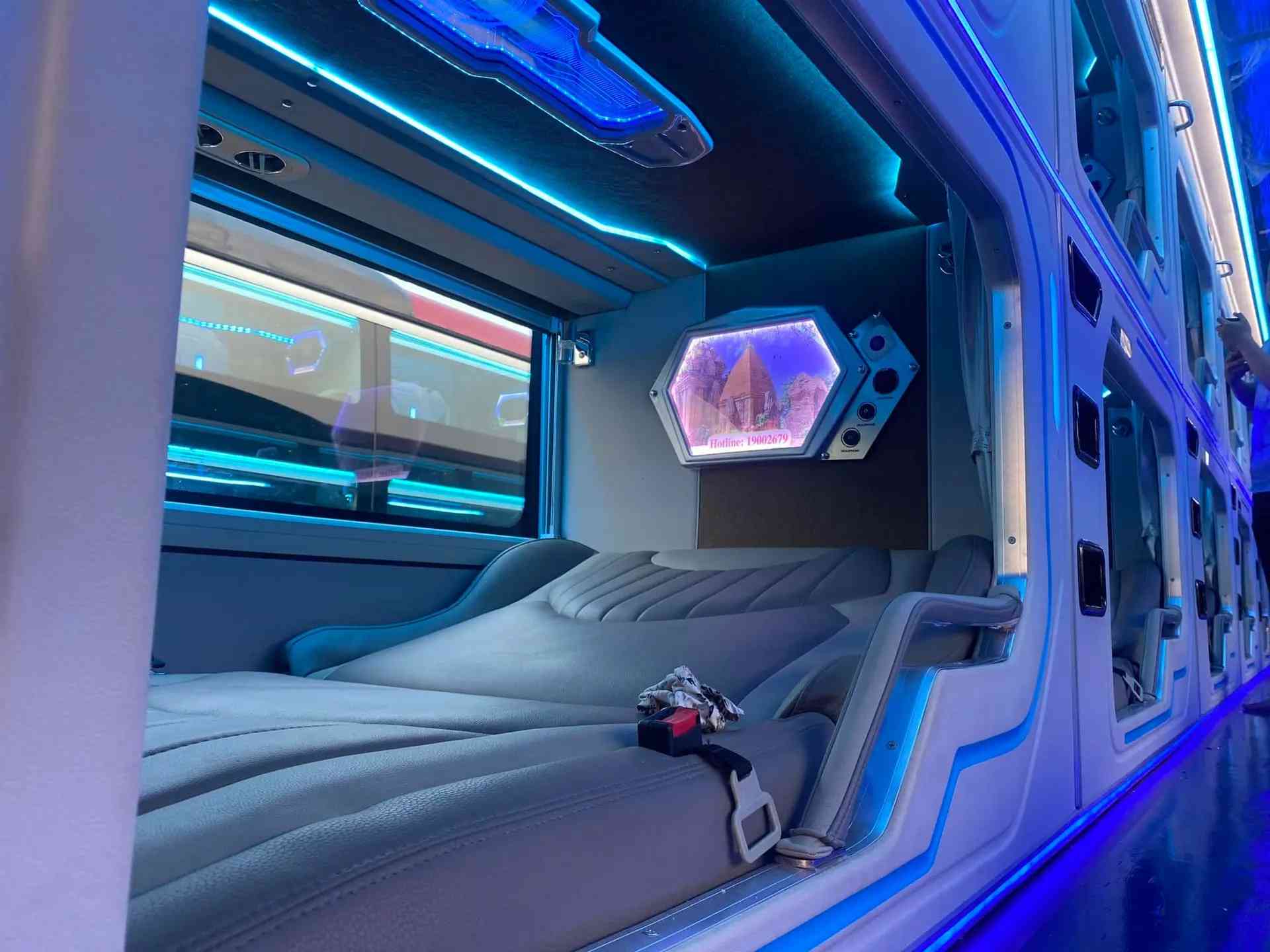 Xe limousine S&agrave;i G&ograve;n Nha Trang
