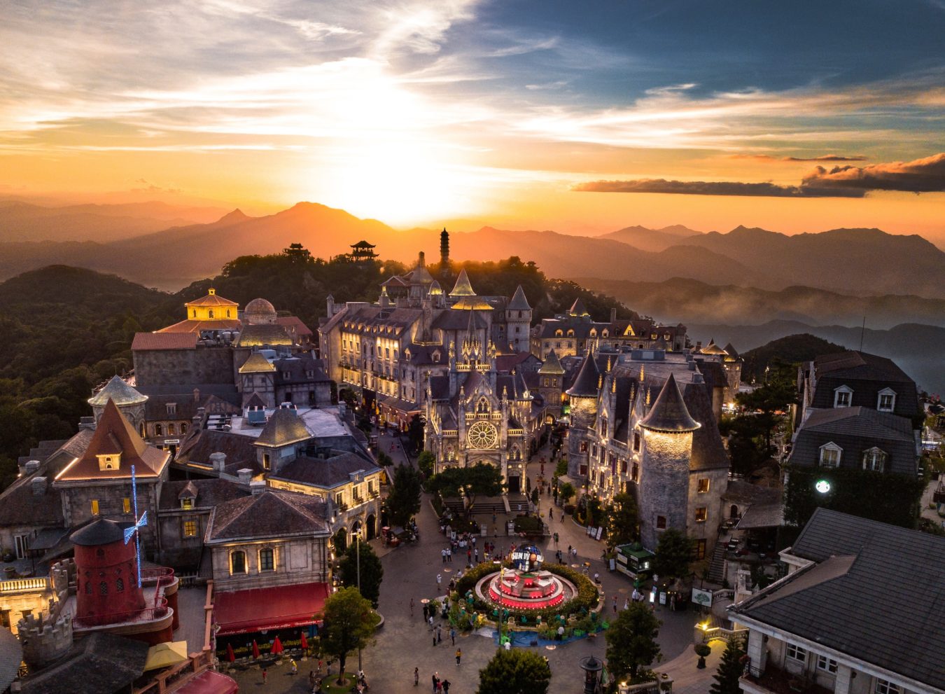 ngắm ho&agrave;ng h&ocirc;n Đ&agrave; Nẵng