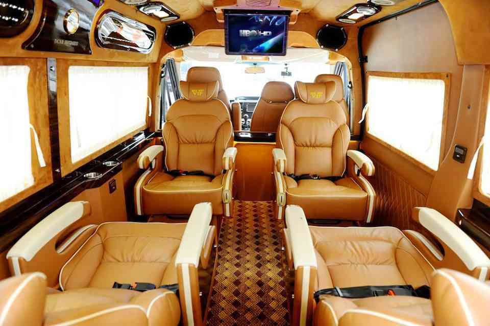 Xe limousine tuyến S&agrave;i G&ograve;n Nha Trang