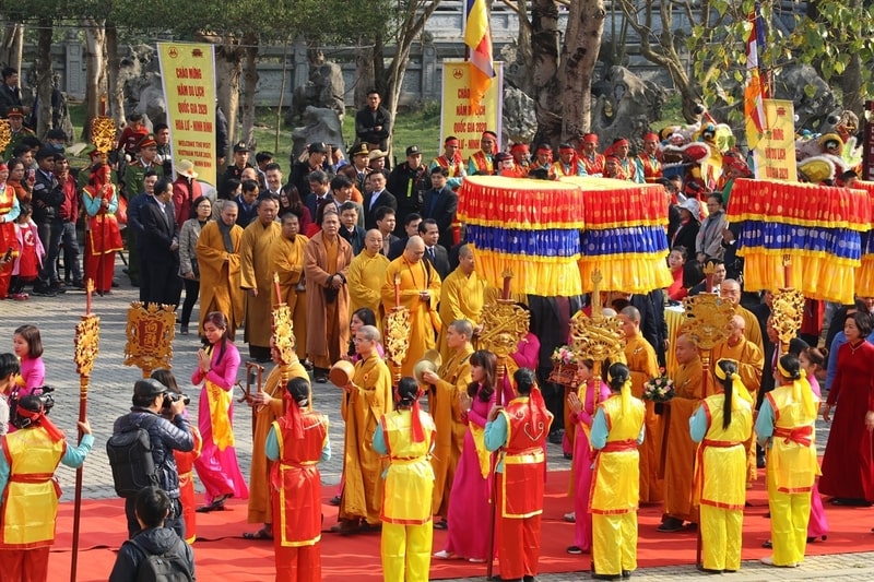 Trẩy hội du xu&acirc;n Ninh B&igrave;nh