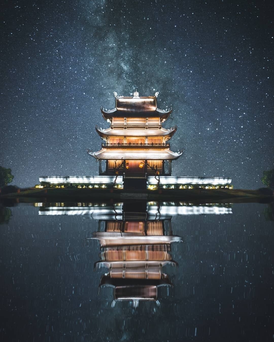 Chùa Vàng khi đêm xuống