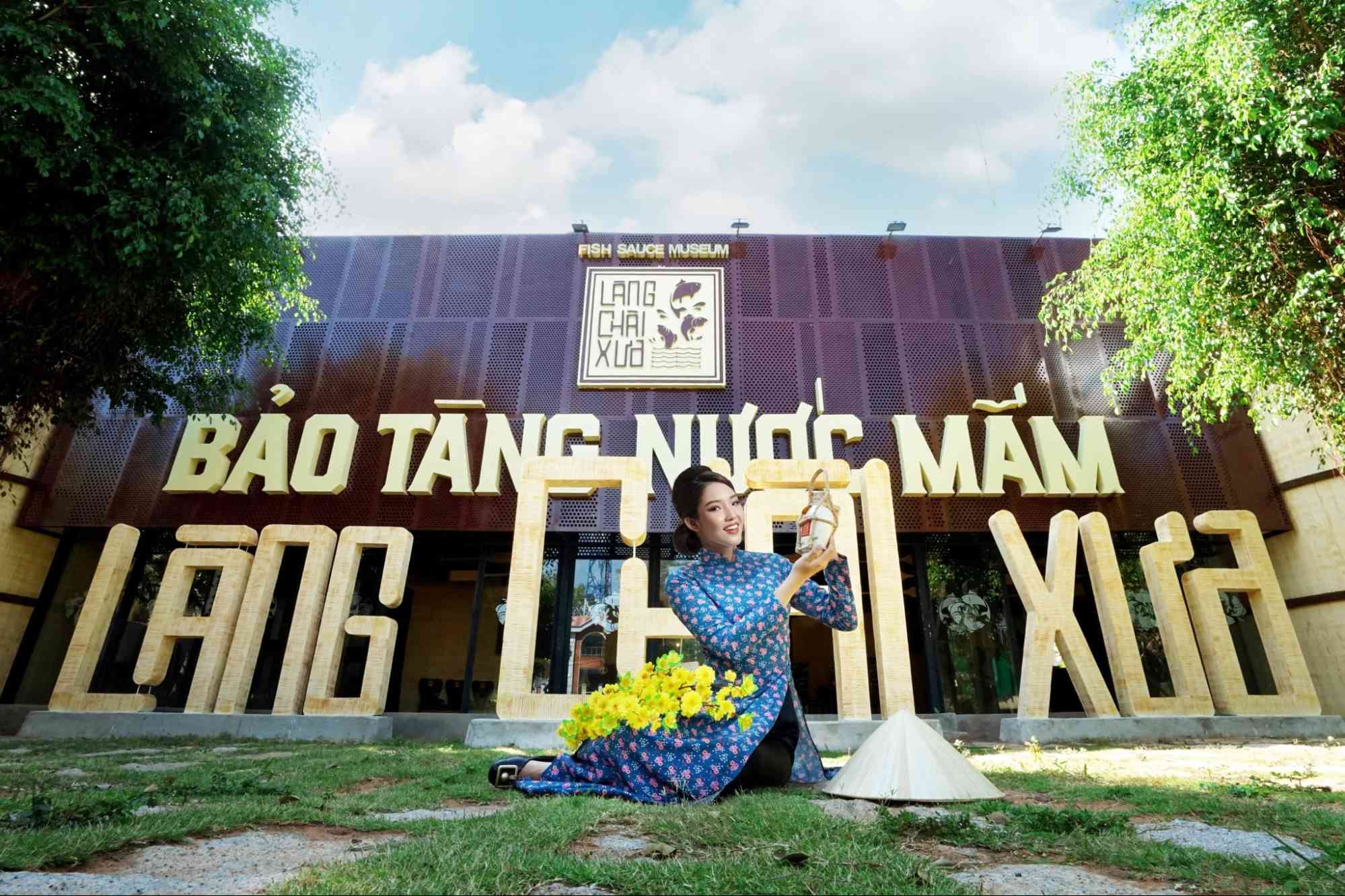 Bảo t&agrave;ng nước mắm L&agrave;ng Ch&agrave;i Xưa Gi&aacute; v&eacute;