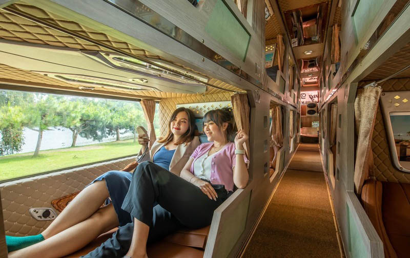 Xe cabin đ&ocirc;i đi Sapa