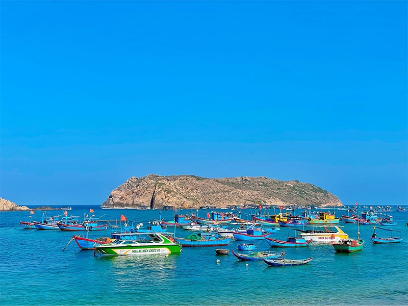 đi Quy Nhơn bằng t&agrave;u hỏa