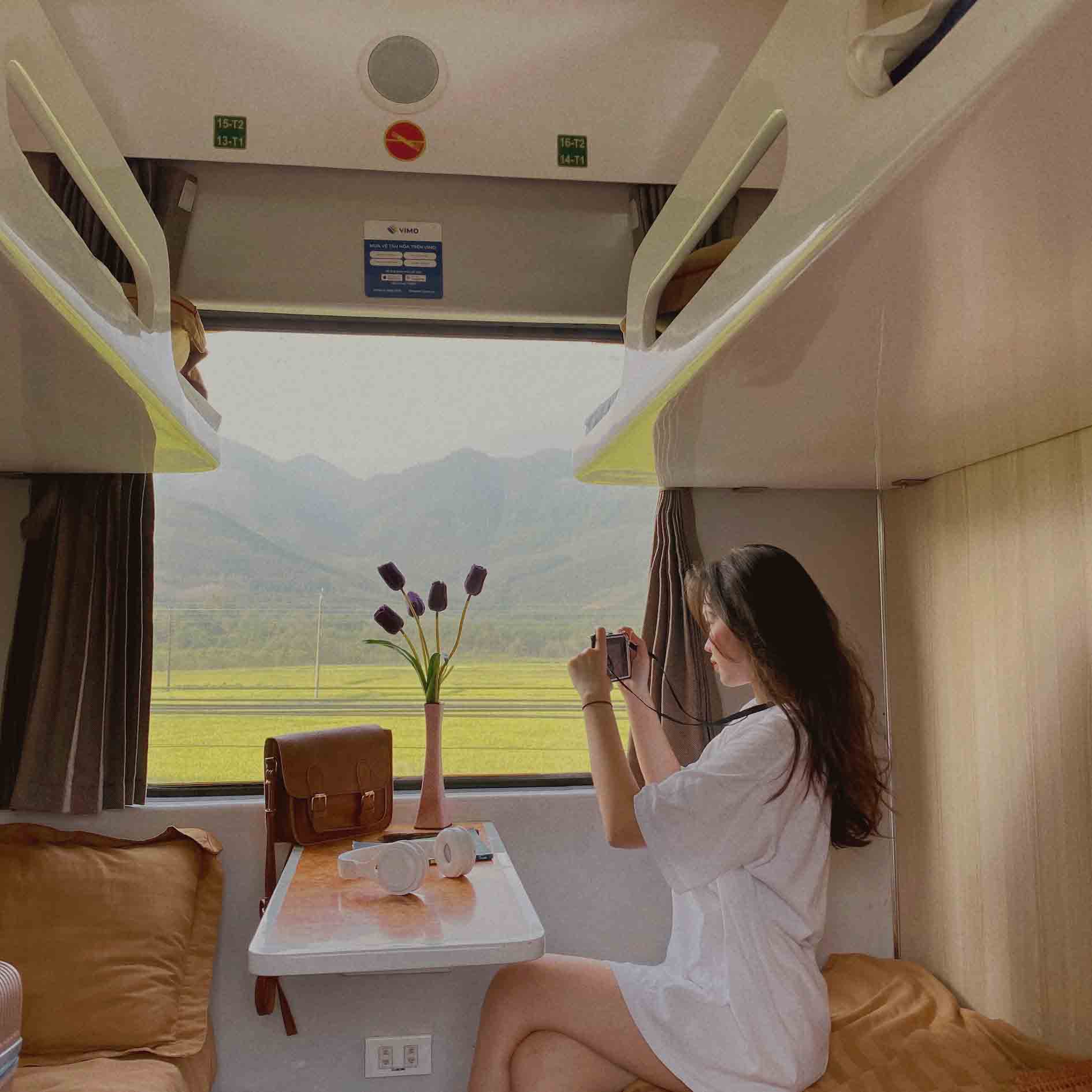 đặt v&eacute; t&agrave;u Đ&agrave; Nẵng Huế
