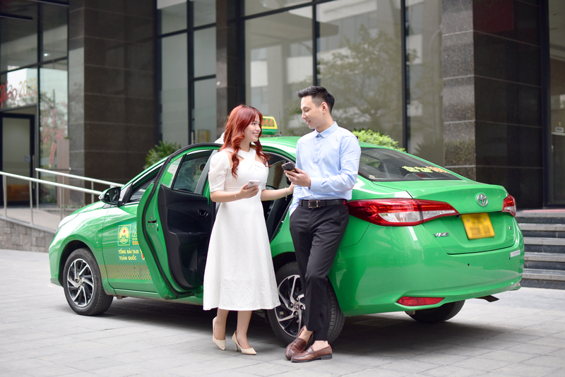 Taxi H&agrave; Nội