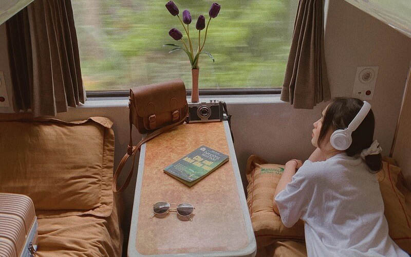 đặt v&eacute; t&agrave;u Đ&agrave; Nẵng Huế