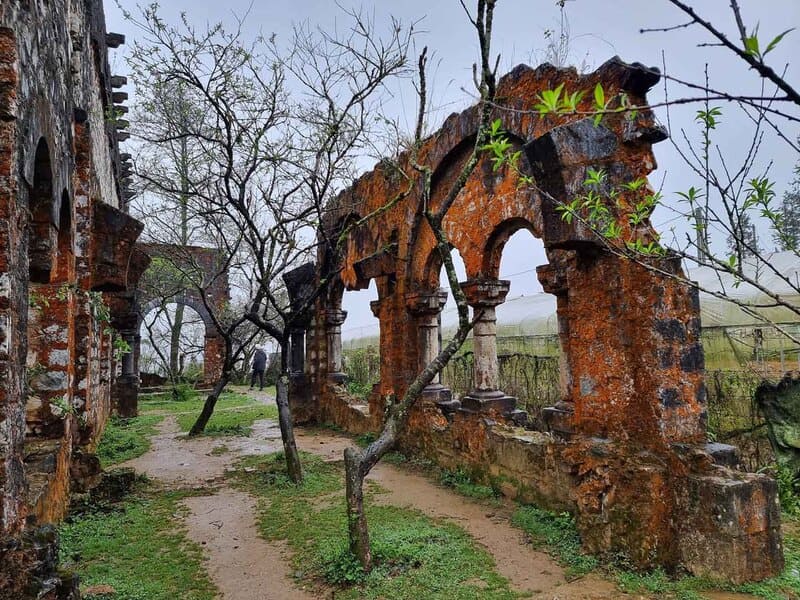 Tu viện cổ Sapa