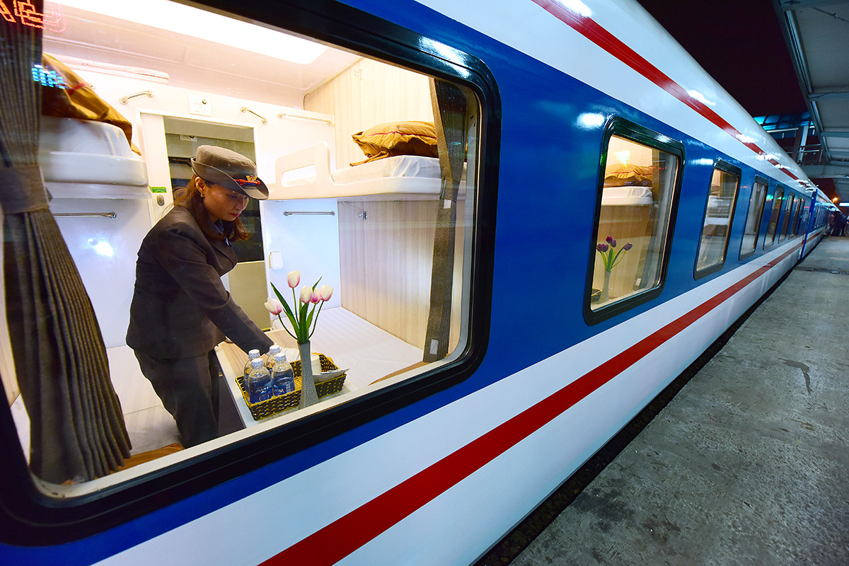 v&eacute; t&agrave;u Vinh Huế