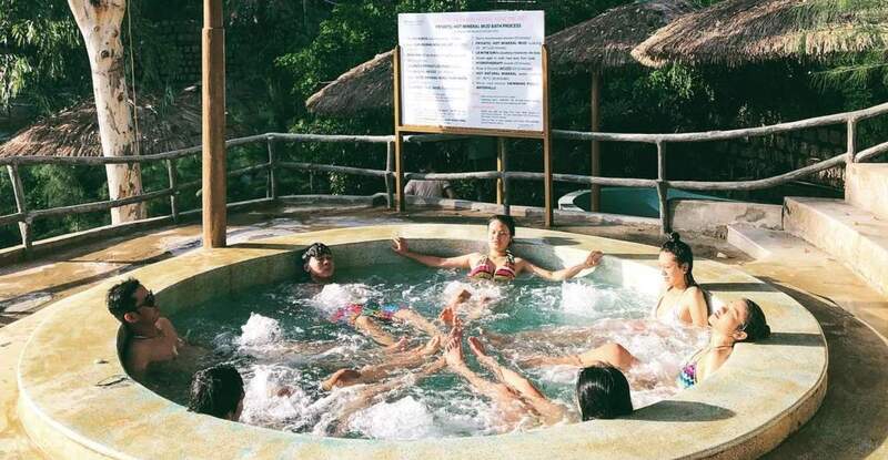 tắm b&ugrave;n tắm kho&aacute;ng Nha Trang