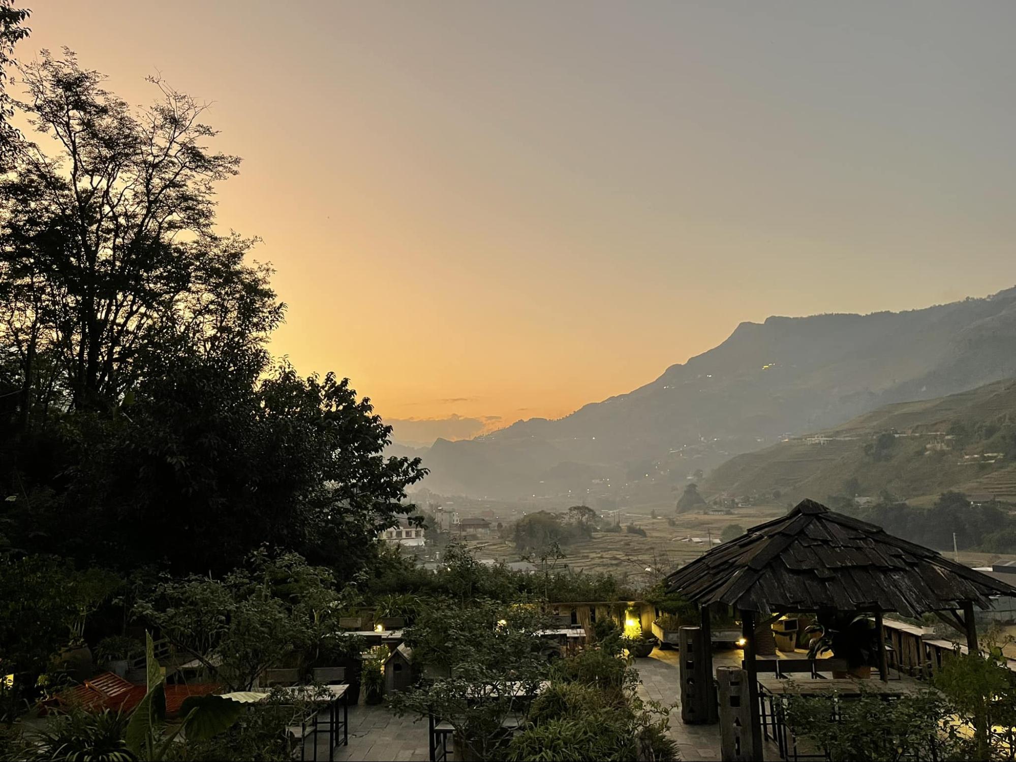 qu&aacute;n cafe ở Sapa