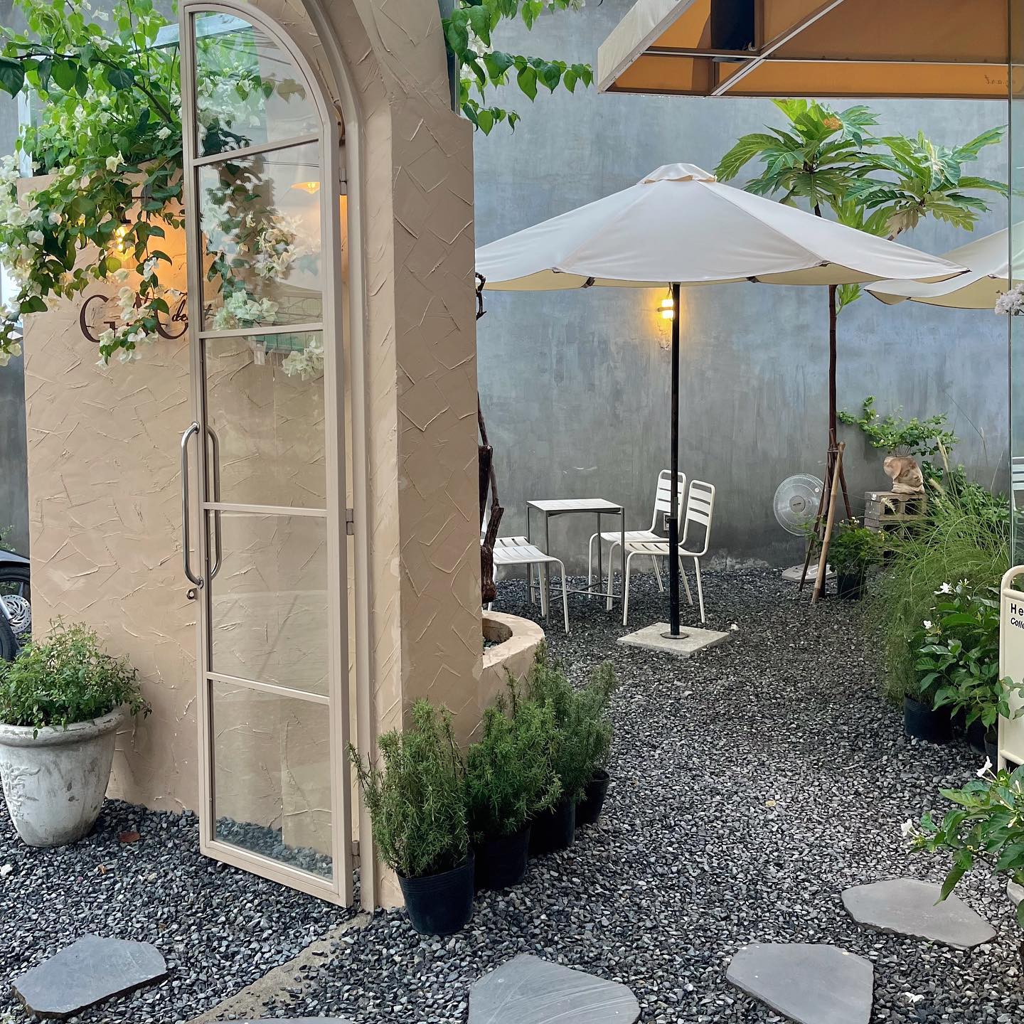 những qu&aacute;n cafe đẹp ở Nha Trang