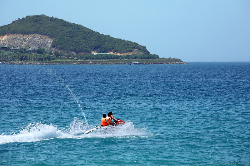 C&aacute;c tr&ograve; chơi tr&ecirc;n biển tại Nha Trang