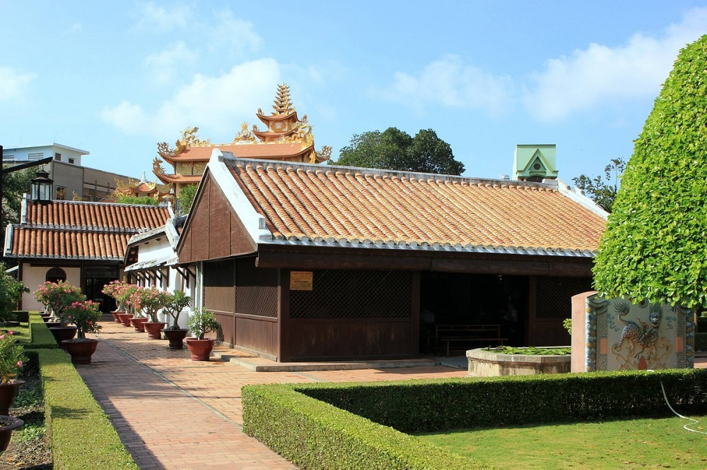 Trường Dục Th&agrave;nh