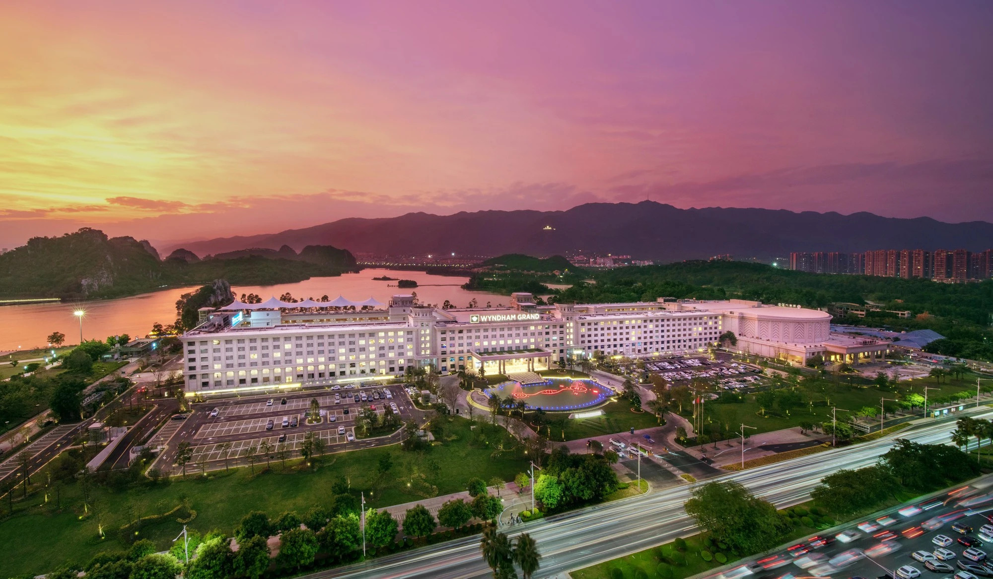 kh&aacute;ch sạn Ph&uacute; Quốc
