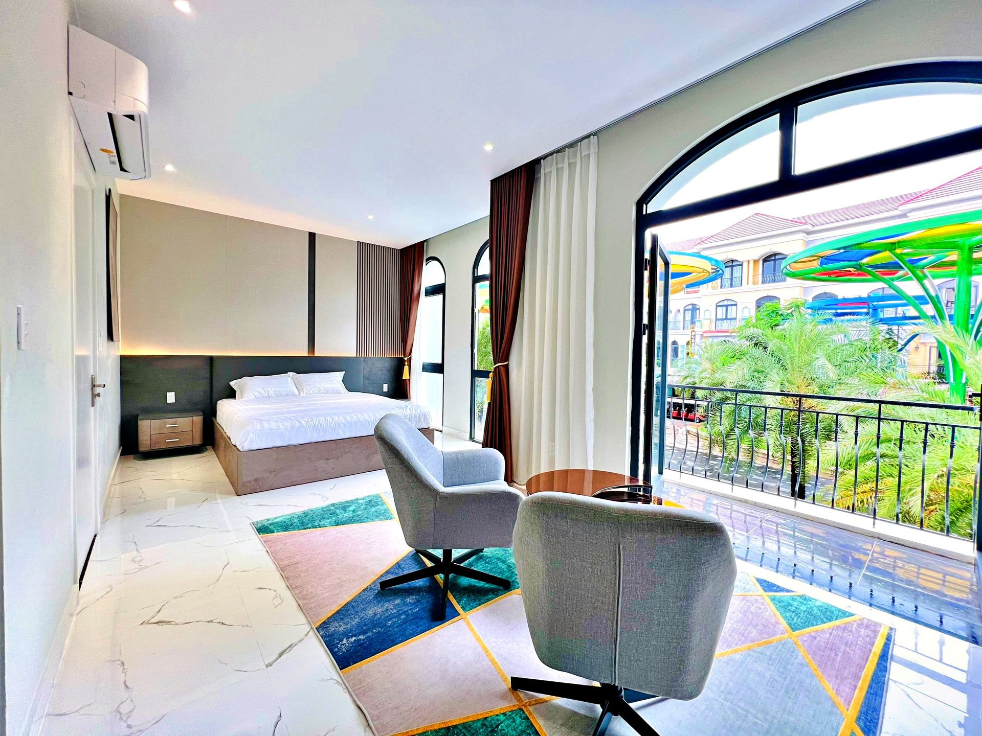 kh&aacute;ch sạn Ph&uacute; Quốc