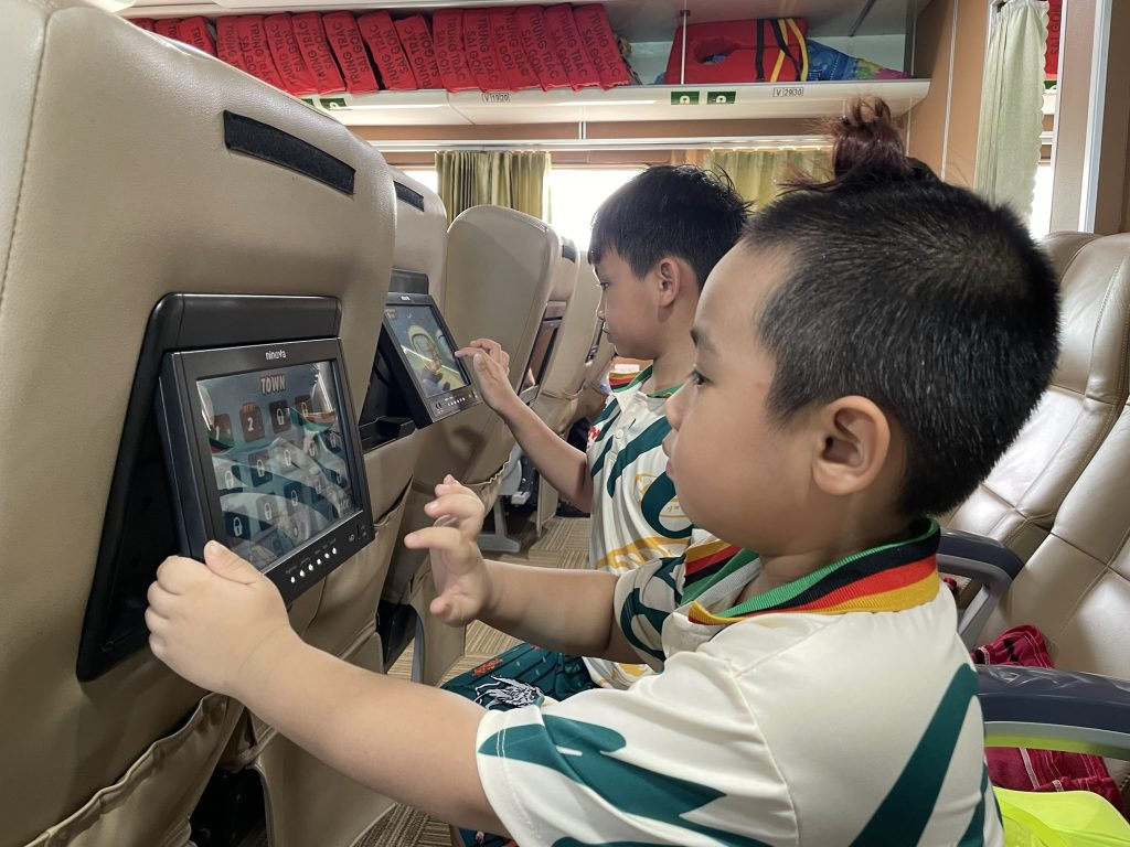 Y&ecirc;u cầu giấy tờ t&ugrave;y th&acirc;n khi đi t&agrave;u cao tốc