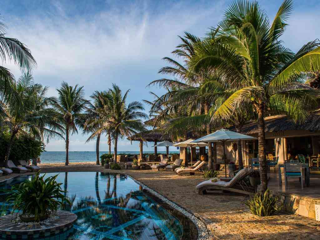 kh&aacute;ch sạn phan thiết gần biển