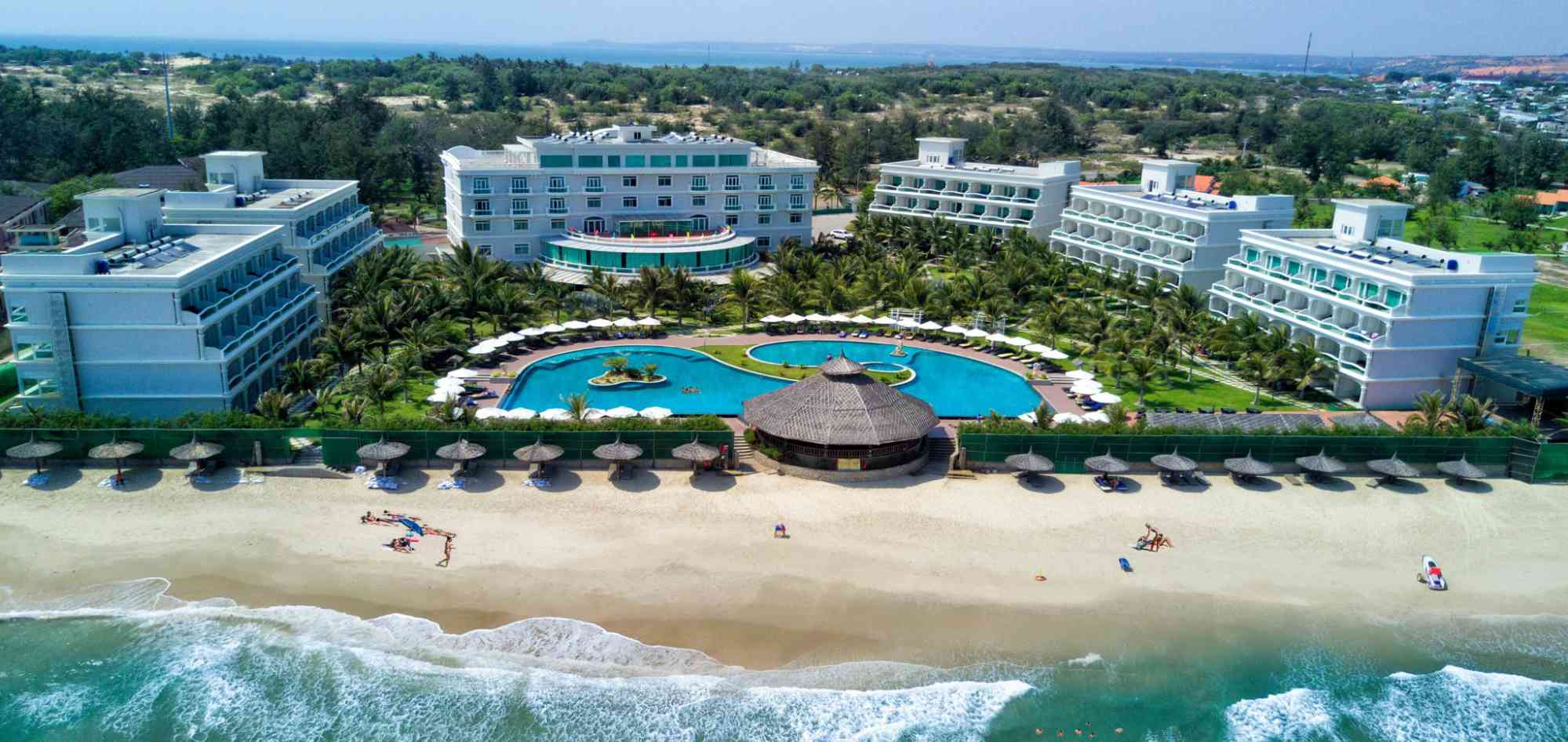 kh&aacute;ch sạn phan thiết gần biển