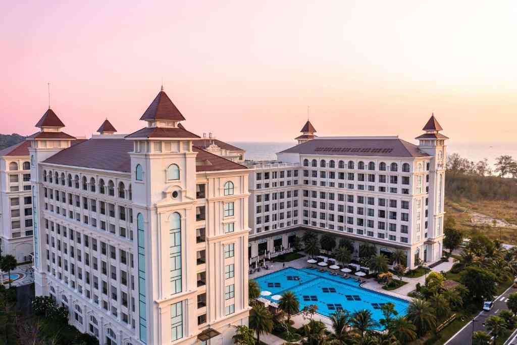 kh&aacute;ch sạn ph&uacute; quốc 5 sao