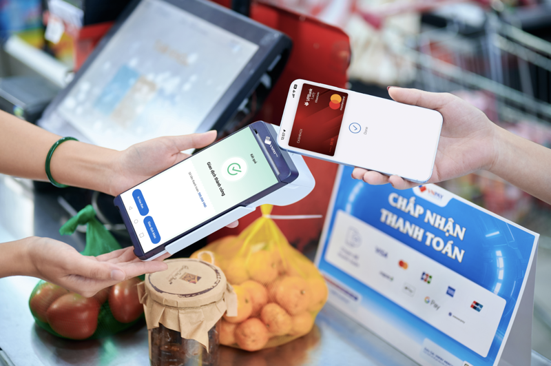 SmartPOS là thiết bị thanh toán thông minh tích hợp nhiều phương thức như thẻ, mã QR và thanh toán không tiếp xúc trên một nền tảng