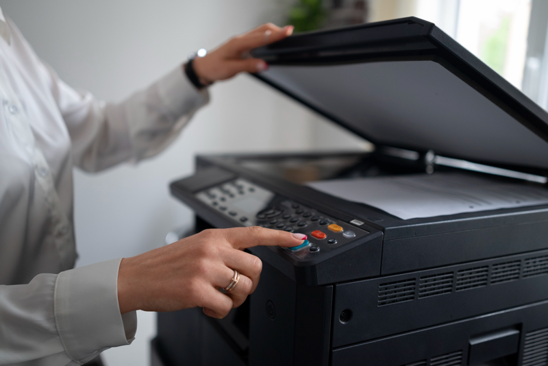 Kinh doanh cửa hàng photocopy và dịch vụ in ấn nhỏ vẫn giữ được tính ổn định nhờ phục vụ nhu cầu thiết yếu tại khu vực trường học và văn phòng (Nguồn: Internet)