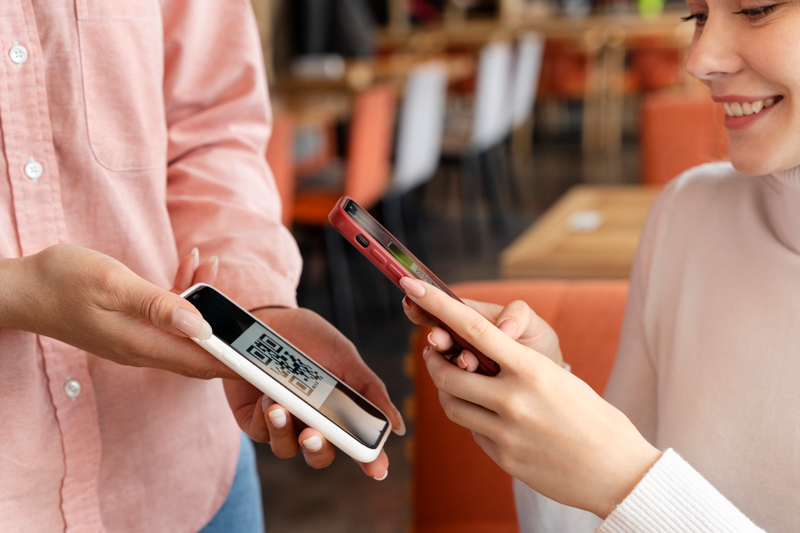 Chủ hộ kinh doanh có thể tạo mã QR từ ứng dụng ngân hàng để nhận thanh toán (Nguồn: Internet)